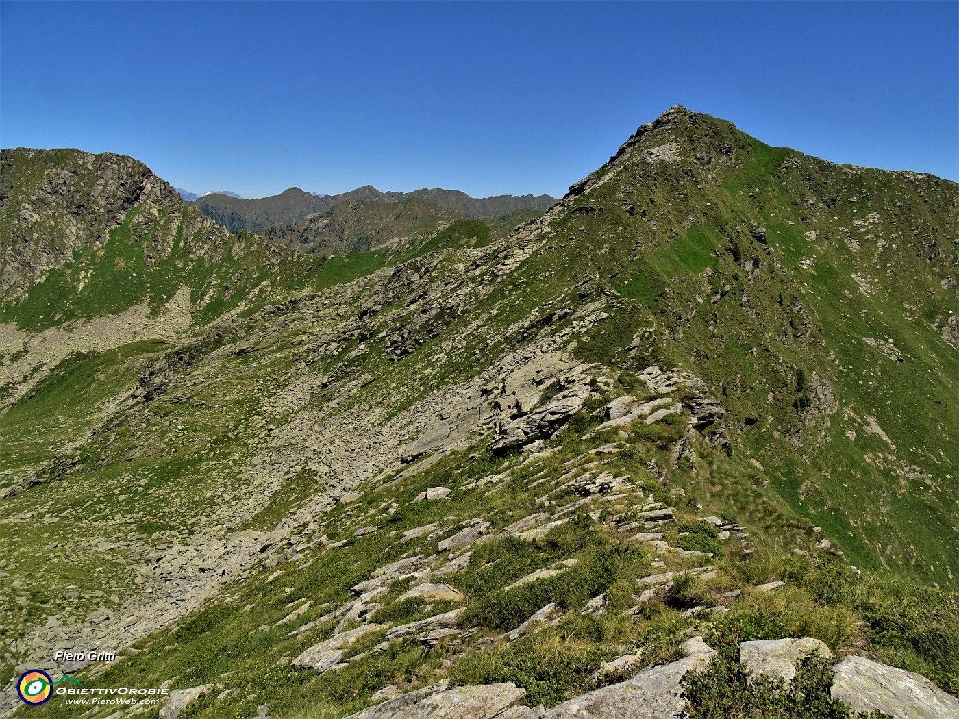 50 In cresta affilata dalla Bocchetta di Budria al Monte Tartano.JPG